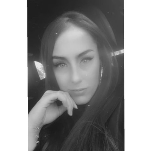 Meet your Posher, Makayla - Picture 1 of 1